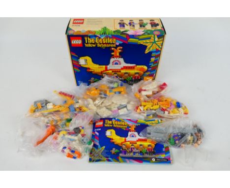 Lego 0 The Beatles - Yellow Submarine. A boxed, used Lego set #015 with parts in separate bags within box. Item and box appea