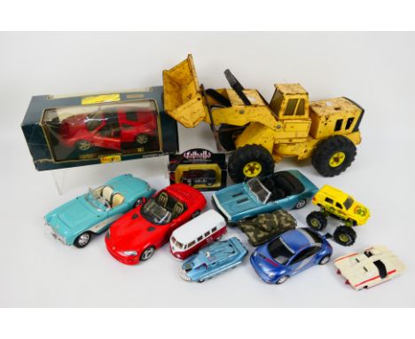 Maisto - Dinky Toys - Tonka - Others - A boxed Maisto 1:18 scale Ferrari 348 TS (1990) with a quantity of unboxed pressed ste