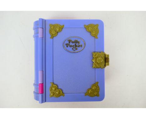 Polly Pocket - Bluebird - An unboxed vintage 1995 Polly Pocket Sparkling Mermaid Adventure Book' compact playset. The set com