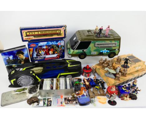 Micro Machines - Star Wars - Hasbro - Hot Wheels - A miscellany of action figures, toys, trading cards, a jigsaw and collecti