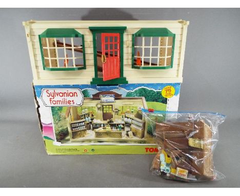 Sylvanian Families, Tomy - A boxed Sylvanian Families Village Store  in Playworn condition in a Poor box. The item is uncheck