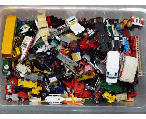 Matchbox, Corgi, Majorette, Welly and Others - A large quantity of unboxed diecast vehicles in various scales. All items are 