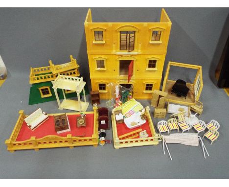 Sylvanian Families, Tomy - A boxed Sylvanian Families deluxe Country Mansion in Playworn condition in a Fair box with some im