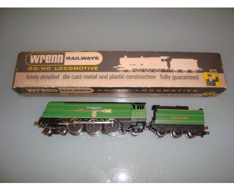 A Wrenn W2265A streamlined Bulleid Pacific in Southern Green livery with Golden Arrow Flags and Arrows named 'Fighter Pilot' 