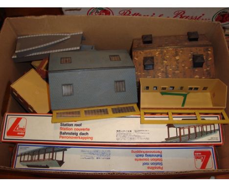 A large box of buildings and platforms by Lima and Hornby as lotted - Fair to Good, Unboxed (Q)