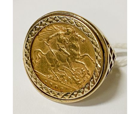 HALF SOVEREIGN 9CT GOLD RING SIZE R-S