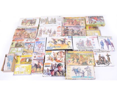 Quantity of Plastic Kits, Airfix: 2 x English pikeman, English Musketeer,  2 x multipose Japanese Infantry, multipose German 