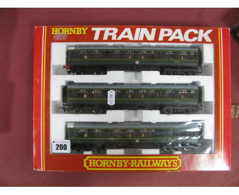 Hornby 'OO' Guage Ref R.369 BR Green Three Car Diesel Multiple Unit, boxed condition very good, box has  shelf damage.