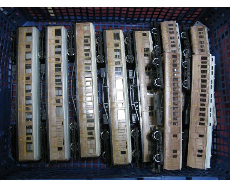 Hornby 'OO' Gauge/4mm L.N.E.R Teak Coaches, four Clerestory Ref's R 332, R333, five express (three passenger, one brake, one 