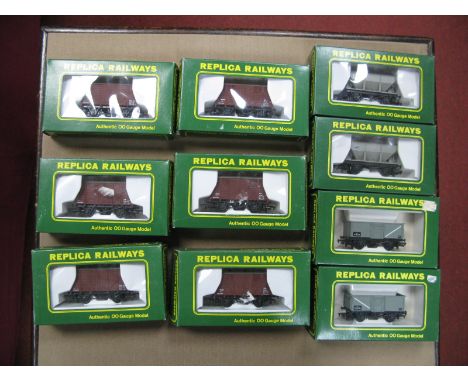 Ten Items Replica Railways OO Gauge Rolling Stock, boxed, box vans (6), hopper (2), mineral wagons (2), condition very good.