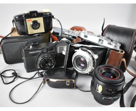A Collection of Various Vintage Cameras to Include Balder Prontor SVS 