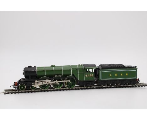 A LNER NO.4476 'ROYAL LANCER' A1 CLASS GRESLEY LOCO WITH POWERED TENDER, in 00 scale by Hornby, good condition 