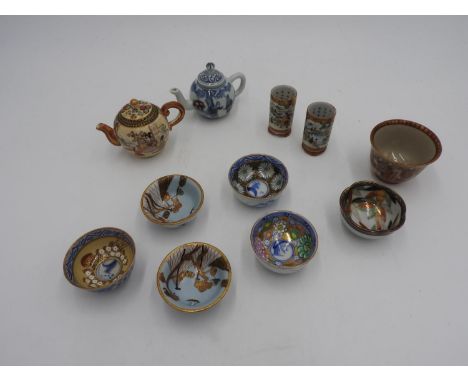 MINIATURE JAPANESE SATSUMA TEAPOT LATE MEIJI / TAISHO PERIOD together with a small ground of assorted Japanese ceramics, and 