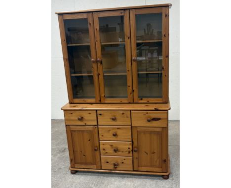 Pine 6 drawer, 2 door buffet sideboard, good overall condition, approximate measurements Height 71 inches, width 46 inches, D