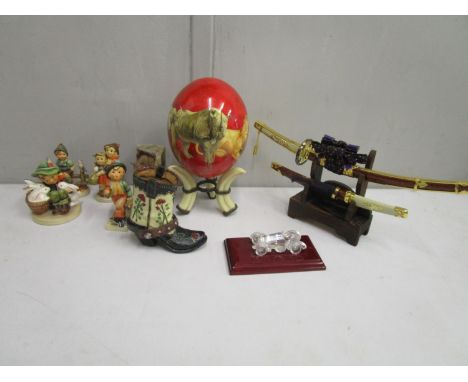 A mixed lot to include four Goebel figures, a painted egg and other items 