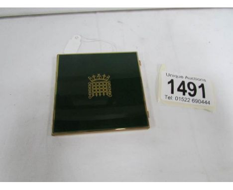 A Stratton compact