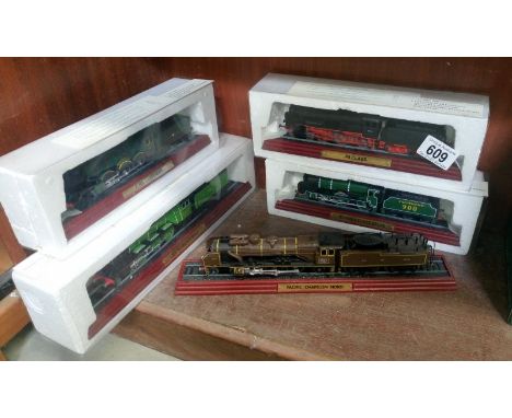 3 model locomotives