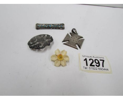 4 vintage brooches including silver