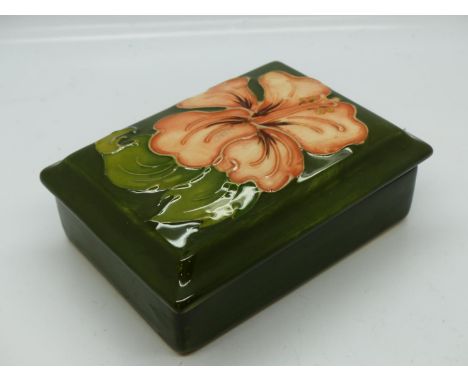 Moorcroft trinket dish in the Green Hibiscus pattern, no chips or cracks, L: 13 cm. UK P&amp;P Group 1 (£16+VAT for the first
