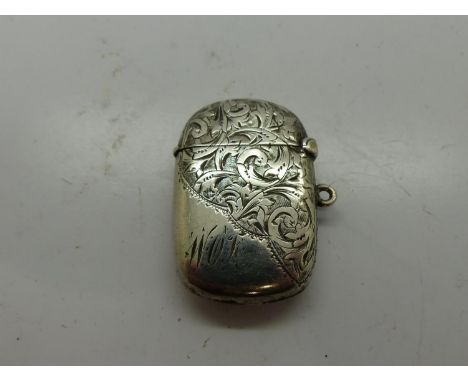 Hallmarked silver vesta case, 12g. UK P&amp;P Group 0 (£6+VAT for the first lot and £1+VAT for subsequent lots) 