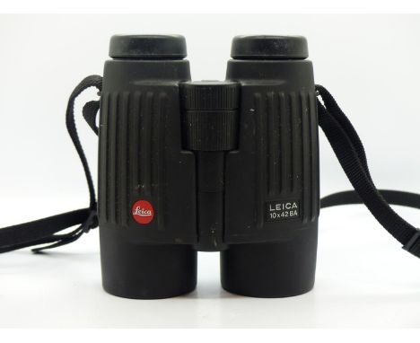 Pair of Lecia 10 x 43 binoculars, optics are foggy with visible mildew within. UK P&amp;P Group 2 (£20+VAT for the first lot 