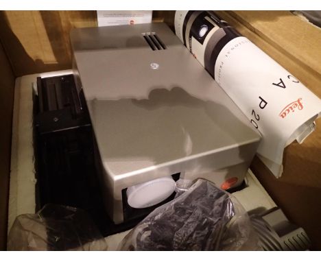 Boxed Leica P200 professional projector. UK P&amp;P Group 3 (£30+VAT for the first lot and £8+VAT for subsequent lots) 