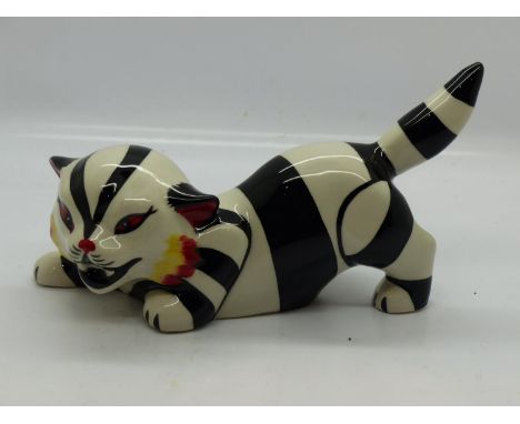 Lorna Bailey cat, Cruella, no cracks or chips, L: 13 cm. UK P&amp;P Group 1 (£16+VAT for the first lot and £2+VAT for subsequ