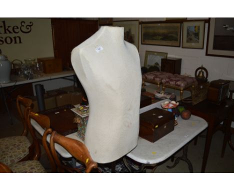 A Universal display mannequin 