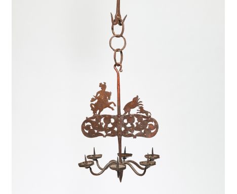 JAGDLICHER KRONLEUCHTER. Eisen. H. (ohne Aufhängung) 51cm. Zustand B. Provenienz:Privatsammlung Baden-Württemberg.  Voraussic