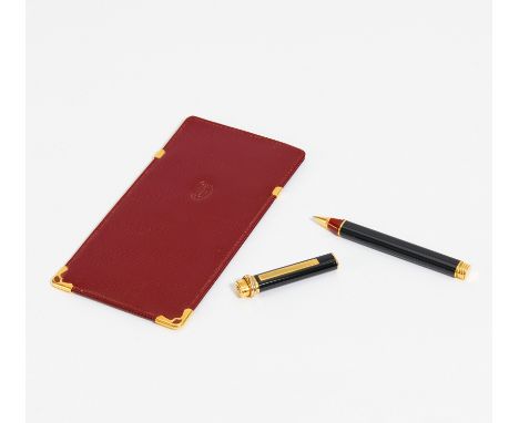 &lt;b&gt;CARTIER&lt;/b&gt;&lt;br /&gt;Konvolut: Kugelschreiber und Brillen-Etui. &lt;br /&gt;Frankreich. Um 1980. &lt;br /&gt