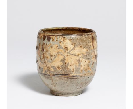 IMPORTANT LARGE TEABOWL (CHAWAN) WITH PEONY FLOWERS. Japan or Korea. 17th-18th c. Thick grey stoneware, probably formed by ha