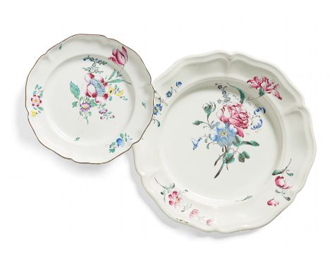 LARGE ROUND CERAMIC PLATTER AND PLATE WITH OUTLINED FLOWERS.  Strasbourg. 1762-1784. Joseph Hannong.  Beige body, white glaze