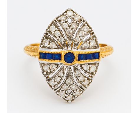DIAMANT-RING. Um 1920. 750/- Gelb- und Weißgold, Punze, Gesamtgewicht: ca. 3,4 g. EU-RM: 53. 32 Brillanten zus. ca. 0,2 ct. 6
