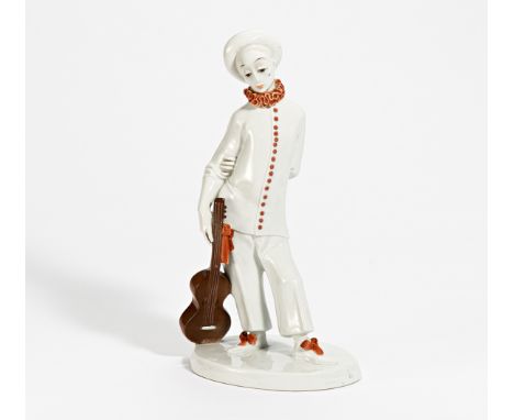 PIERROT MIT GITARRE. KPM. Berlin. Porzellan mit farbigem Dekor. H.37,5cm. Zeptermarke, Kriegsmarke, Reichsapfel in blau, 9547