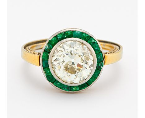 SMARAGD-DIAMANT-RING. Um 1910. 585/- Gelbgold, getestet, Gesamtgewicht: ca. 4,0 g. EU-RM: 50. 1 Diamant im Alt-Schliff ca. 2,