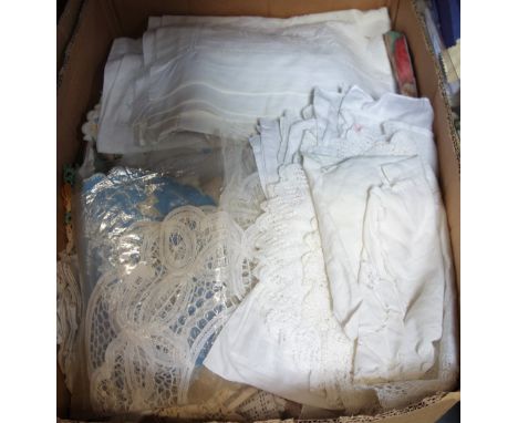 LARGE COLLECTION OF VINTAGE LINENS INCLUDING TABLE CLOTHS, doilies and other lace edged items