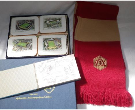 FOOTBALL INTEREST; A 1960'S AUTOGRAPH ALBUM, containing signatures of Manchester United, Manchester City and Southampton (196
