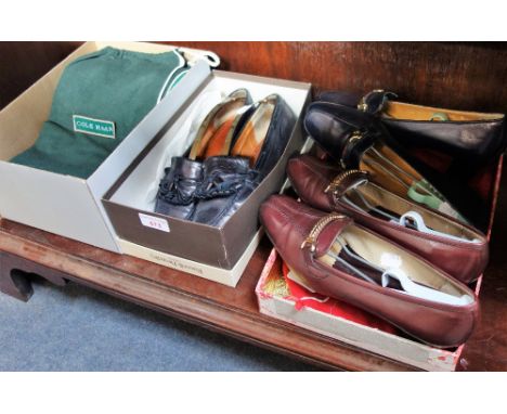 GUCCI: A PAIR OF LADIES VINTAGE BURGUNDY LEATHER COURT SHOES SIZE 7,two other pairs of shoes and a collection of shoe dustbag