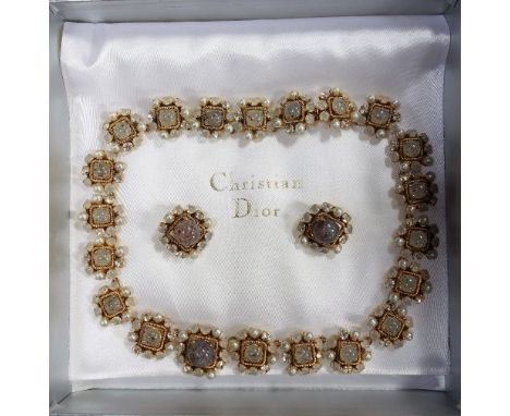 CHRISTIAN DIOR: A VINTAGE BOED NECKLACE AND EARRING SUITE, set with faux pearls, faux moonstone and smoky amethyst fleck cent