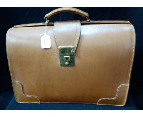 A HANDMADE LEATHER VINTAGE BRIEFCASE IN DUSTBAG 