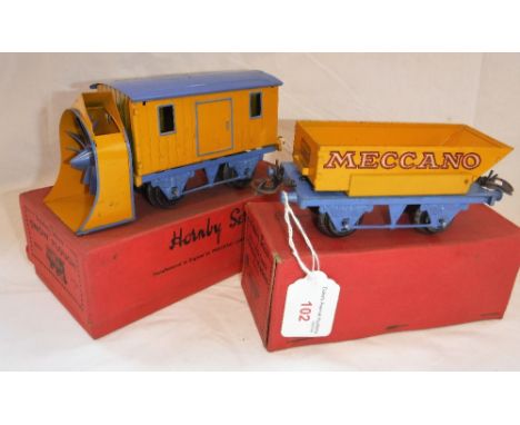 HORNBY O GAUGE; A NO 1 ROTARY TIPPING WAGON "MECCANO" RS 678 and a Snow Plough RS 681, both with original boxes, circa 1930s