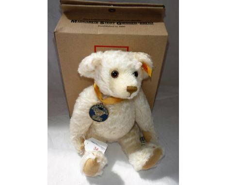 STEIFF; A MILLENNIUM BEAR with gilt medal (boxed)