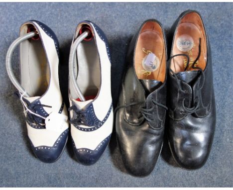 A PAIR OF LADIES VINTAGE TWO-TONE COURT SHOES IN BLUE AND WHITE, with a utility mark for 1941 marked to the sole, size 5, wit
