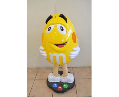 Large plastic M&amp;M character, on wheeled base, H104cm 