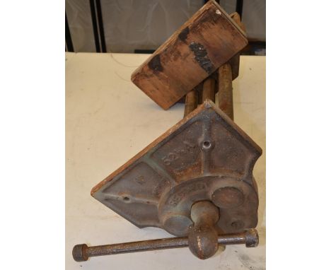 Record 52.5A bench top woodworking vice 