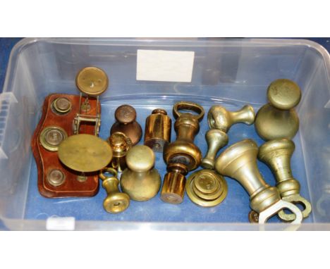 BOX WITH SET OF OLD SCALES &amp; VARIOUS WEIGHTS     