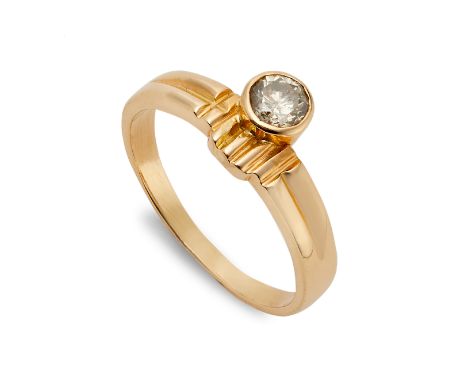 The round brilliant-cut diamond to a stylised band, stamped 18k, diamond weight approx. 0.30ct, estimated colour L-M, estimat