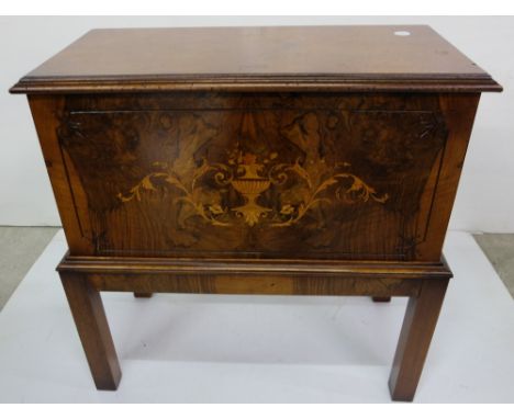 Walnut Wine Chest, the front panel inlaid with a classic urn, with a hinged lid and brass carrying handles, removable from th