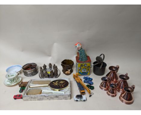 Mixed collectables to include five 20th century copper measuring jugs, sylvas, silver plate, a corkscrew and other itemsLocat