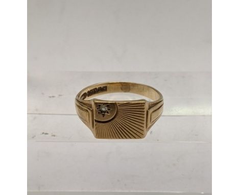 A 9ct gold gents signet ring set with a pace stone, total weight 4.9g, Location: 